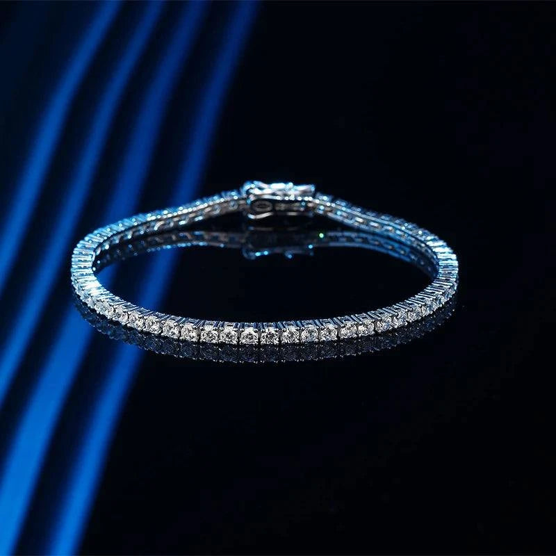 Knobspin Sterling Silver Moissanite Charm Bracelet
